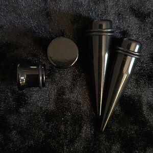 Black Acrylic Taper & Plug Set